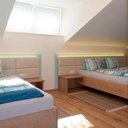 Jernej Am Turnersee Appartement *