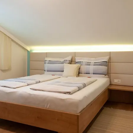 Jernej Am Turnersee Appartement *